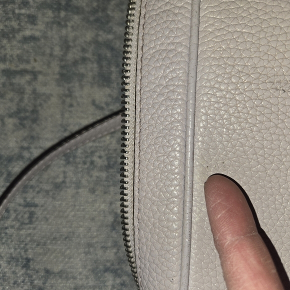 Michael Kors Crossbody Bag! - Picture 7 of 7